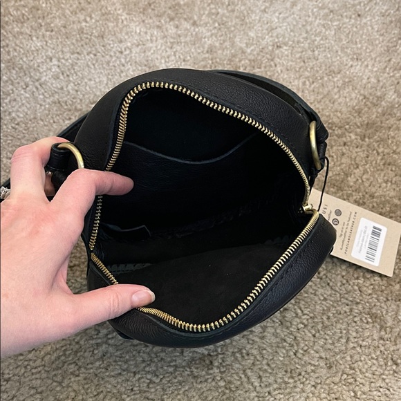 Portland Leather Small Round Black Leather Crossbody Bag - Picture 3 of 7